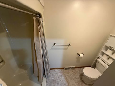 Tiny photo for 2154 Hammond Place W Pl, Traverse City, MI 49686 (MLS # 1941666)