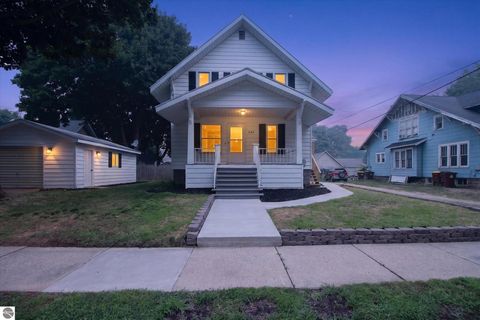 Photo of 509 Liberty Street, Alma, MI 48801 (MLS # 1948369)