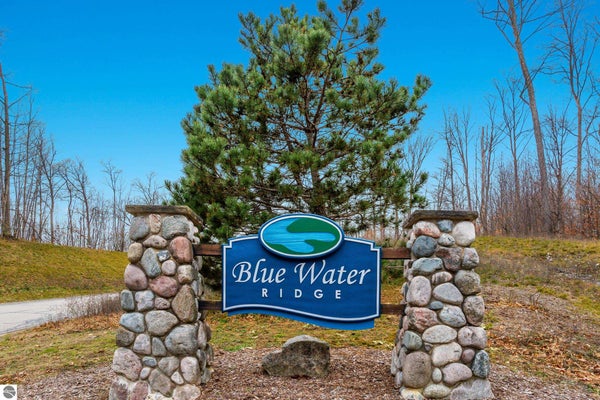 1909 N BLUE WATER CT, SUTTONS BAY, MI 49682 - Image aff38443f8a29bc5ae92f38afb5b56aa/1319094852