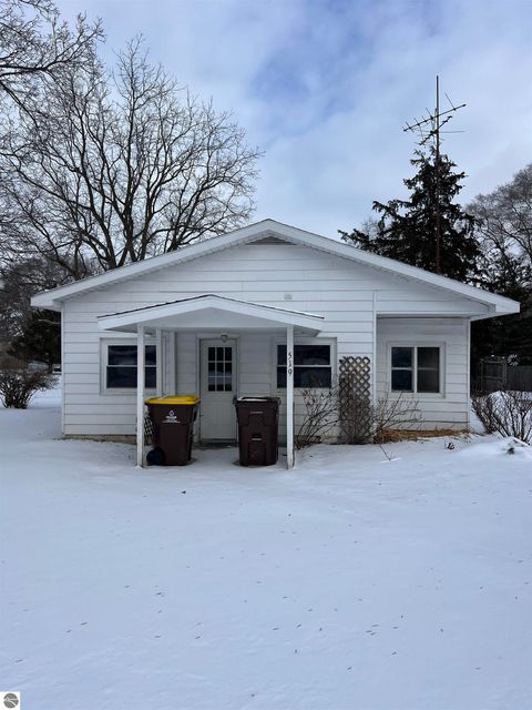 Photo of 519 Allen Avenue, Alma, MI 48801 (MLS # 1941772)