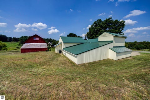 Tiny photo for 4135 Schoolcraft Rd, Bellaire, MI 49615 (MLS # 1945665)