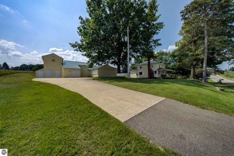 Tiny photo for 4135 Schoolcraft Rd, Bellaire, MI 49615 (MLS # 1945665)