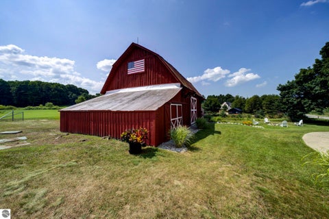 Tiny photo for 4135 Schoolcraft Rd, Bellaire, MI 49615 (MLS # 1945665)