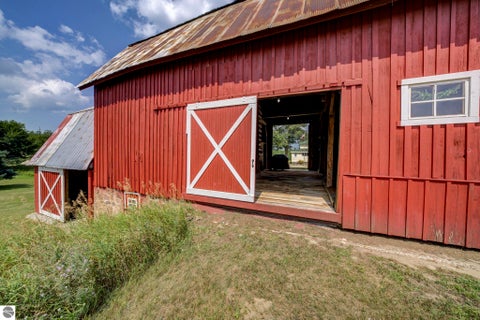 Tiny photo for 4135 Schoolcraft Rd, Bellaire, MI 49615 (MLS # 1945665)