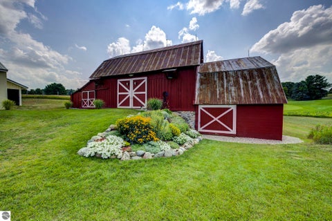 Tiny photo for 4135 Schoolcraft Rd, Bellaire, MI 49615 (MLS # 1945665)