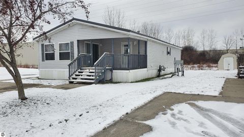 Tiny photo for 2770 S Ivy Lane #LOT 143, Mt Pleasant, MI 48858 (MLS # 1941590)