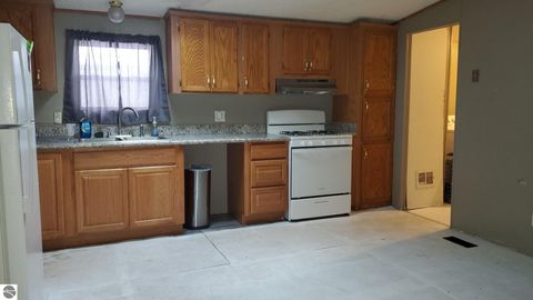 Tiny photo for 2770 S Ivy Lane #LOT 143, Mt Pleasant, MI 48858 (MLS # 1941590)