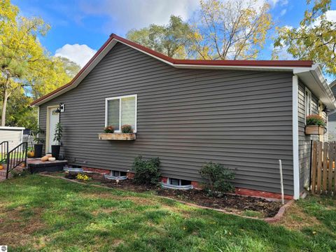 Tiny photo for 201 E Bennett Avenue, Mt Pleasant, MI 48858 (MLS # 1944152)