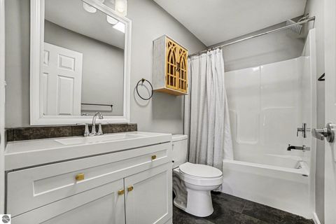 Tiny photo for 201 E Bennett Avenue, Mt Pleasant, MI 48858 (MLS # 1944152)