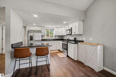 Tiny photo for 201 E Bennett Avenue, Mt Pleasant, MI 48858 (MLS # 1944152)