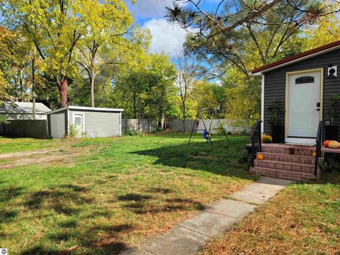Tiny photo for 201 E Bennett Avenue, Mt Pleasant, MI 48858 (MLS # 1944152)