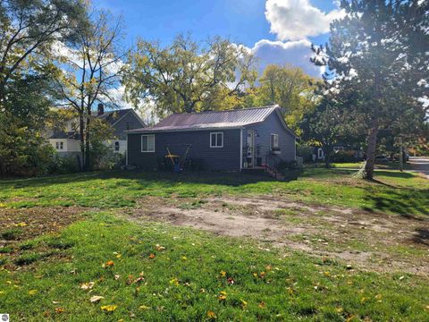 Tiny photo for 201 E Bennett Avenue, Mt Pleasant, MI 48858 (MLS # 1944152)