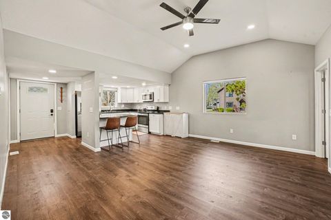 Tiny photo for 201 E Bennett Avenue, Mt Pleasant, MI 48858 (MLS # 1944152)