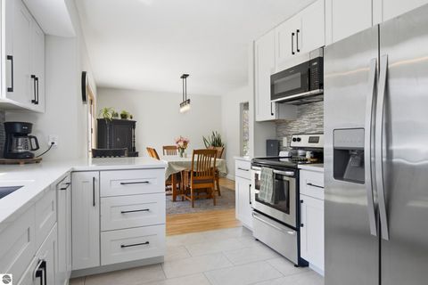 Tiny photo for 853 Reads Run, Traverse City, MI 49685 (MLS # 1945283)