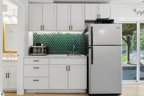 Tiny photo for 853 Reads Run, Traverse City, MI 49685 (MLS # 1945283)