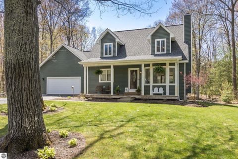 Photo of 853 Reads Run, Traverse City, MI 49685 (MLS # 1945283)