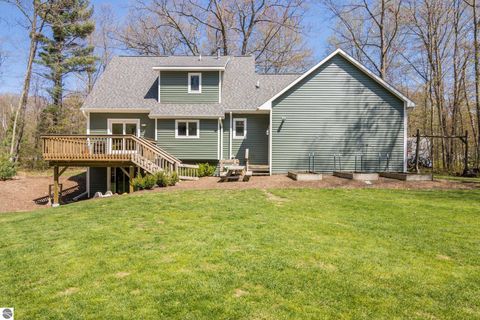 Tiny photo for 853 Reads Run, Traverse City, MI 49685 (MLS # 1945283)