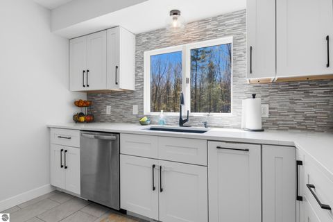 Tiny photo for 853 Reads Run, Traverse City, MI 49685 (MLS # 1945283)