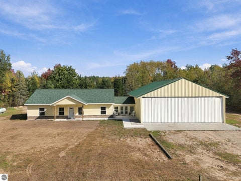 Tiny photo for 1425 S Taxiway Charlie, Lake City, MI 49651 (MLS # 1951380)