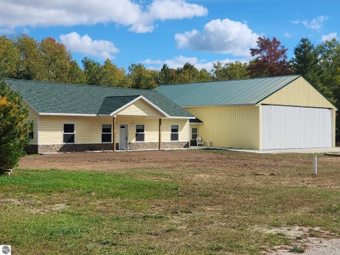 Photo of 1425 S Taxiway Charlie, Lake City, MI 49651 (MLS # 1951380)