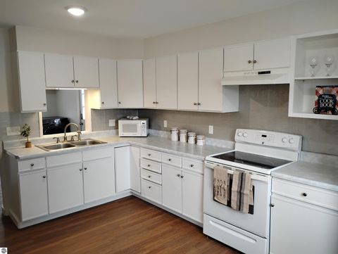 Tiny photo for 511 Woodworth Avenue, Mt Pleasant, MI 48858 (MLS # 1943312)