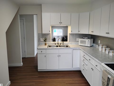 Tiny photo for 511 Woodworth Avenue, Mt Pleasant, MI 48858 (MLS # 1943312)