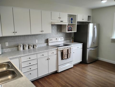 Tiny photo for 511 Woodworth Avenue, Mt Pleasant, MI 48858 (MLS # 1943312)