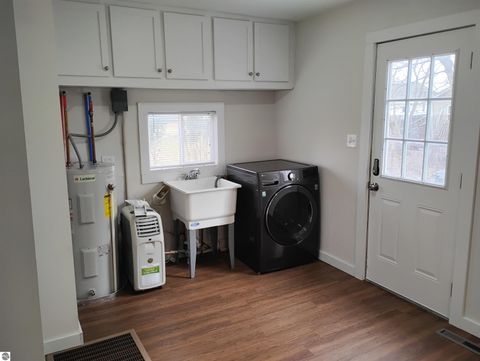 Tiny photo for 511 Woodworth Avenue, Mt Pleasant, MI 48858 (MLS # 1943312)