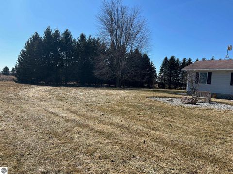 Tiny photo for 10613 N Bagley Road, St Louis, MI 48880 (MLS # 1942816)