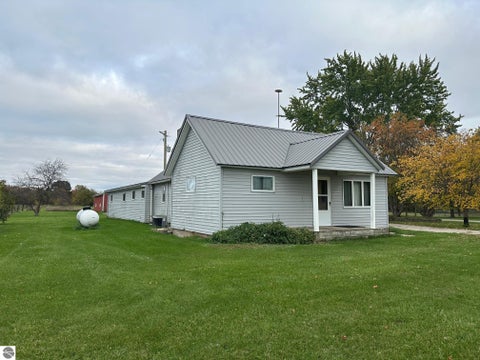Tiny photo for 11627 S Green RD, Riverdale, MI 48877 (MLS # 1951720)