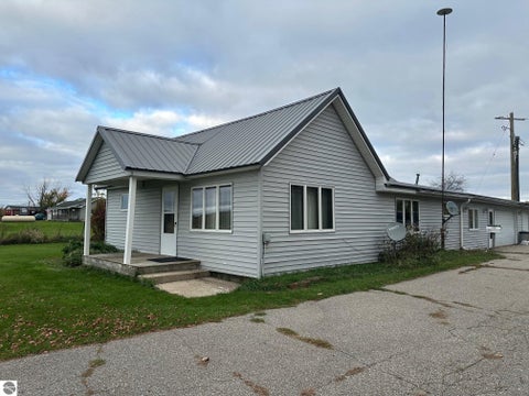 Tiny photo for 11627 S Green RD, Riverdale, MI 48877 (MLS # 1951720)