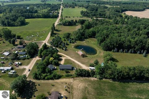Tiny photo for 6696 Nottawa Road, Mt Pleasant, MI 48858 (MLS # 1948484)