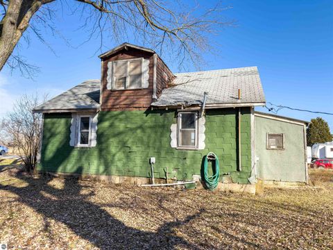 Tiny photo for 5612 E Remus Road, Mt Pleasant, MI 48858 (MLS # 1942484)