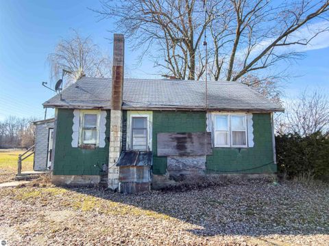 Tiny photo for 5612 E Remus Road, Mt Pleasant, MI 48858 (MLS # 1942484)