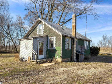 Tiny photo for 5612 E Remus Road, Mt Pleasant, MI 48858 (MLS # 1942484)