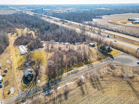 Tiny photo for 5612 E Remus Road, Mt Pleasant, MI 48858 (MLS # 1942484)