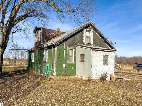 Tiny photo for 5612 E Remus Road, Mt Pleasant, MI 48858 (MLS # 1942484)