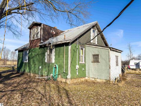 Tiny photo for 5612 E Remus Road, Mt Pleasant, MI 48858 (MLS # 1942484)