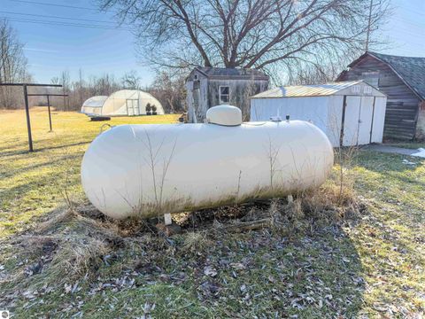 Tiny photo for 5612 E Remus Road, Mt Pleasant, MI 48858 (MLS # 1942484)