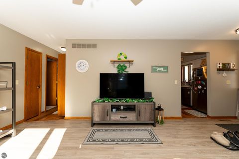 Tiny photo for 620 Cherrywood Lane, Mt Pleasant, MI 48858 (MLS # 1942798)