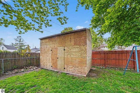 Tiny photo for 707 N Republic Avenue, Alma, MI 48801 (MLS # 1945107)