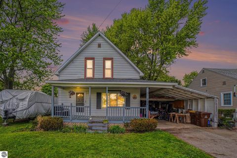 Tiny photo for 707 N Republic Avenue, Alma, MI 48801 (MLS # 1945107)