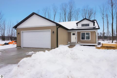 Photo of 2139 Cottonwood, Grawn, MI 49637 (MLS # 1941565)