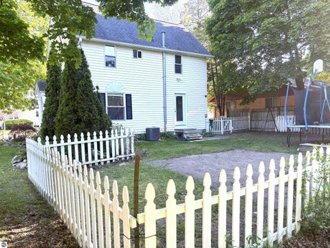 Tiny photo for 518 S Kinney, Mt Pleasant, MI 48858 (MLS # 1945676)