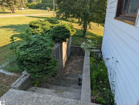 Tiny photo for 254 N Penn Avenue, Mecosta, MI 49332 (MLS # 1947887)