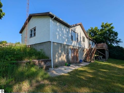 Tiny photo for 254 N Penn Avenue, Mecosta, MI 49332 (MLS # 1947887)