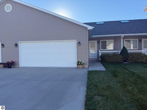 Tiny photo for 2816 Meadowwood Street, Mt Pleasant, MI 48858 (MLS # 1951032)