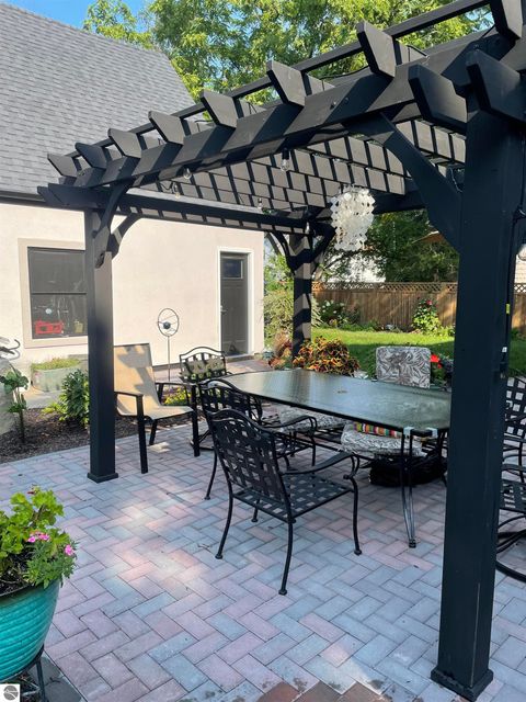 Tiny photo for 814 S Kinney Avenue, Mt Pleasant, MI 48858 (MLS # 1943575)