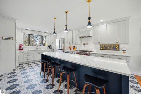 Tiny photo for 814 S Kinney Avenue, Mt Pleasant, MI 48858 (MLS # 1943575)