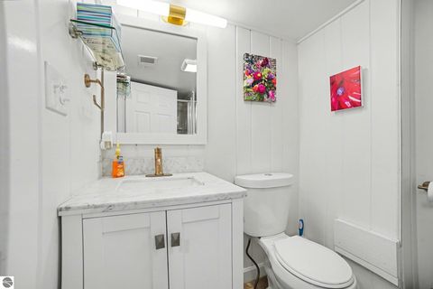 Tiny photo for 814 S Kinney Avenue, Mt Pleasant, MI 48858 (MLS # 1943575)